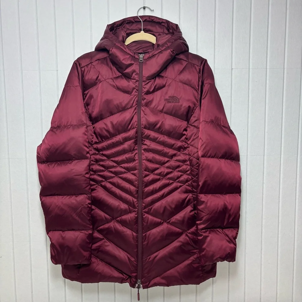 The North Face Women's Burgundy Puffer Jacket Size XL - Picture 4 of 15